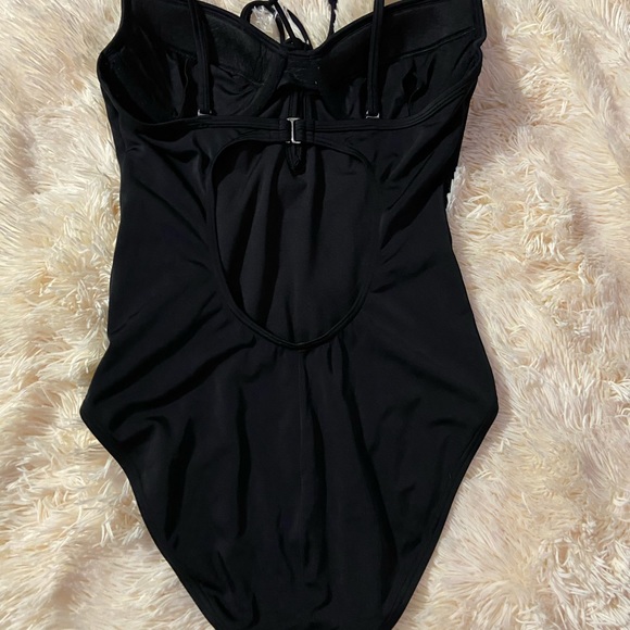 Victoria’s Secret one piece swimsuit - Picture 4 of 9